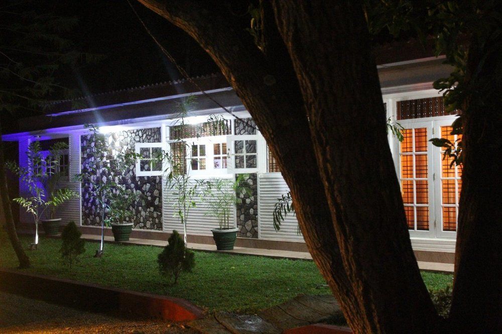 Nirmala Hotel And Restaurant Polonnaruwa Zewnętrze zdjęcie