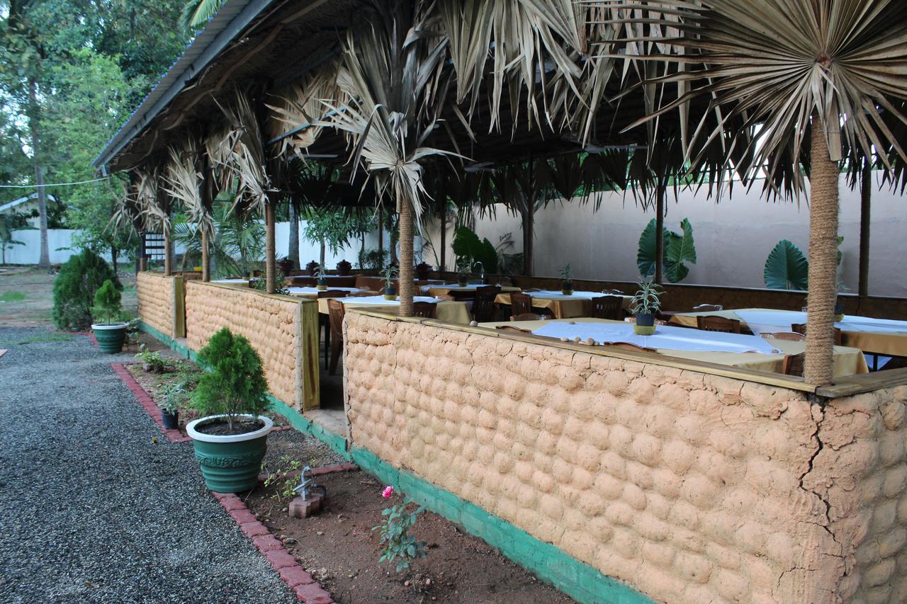 Nirmala Hotel And Restaurant Polonnaruwa Zewnętrze zdjęcie