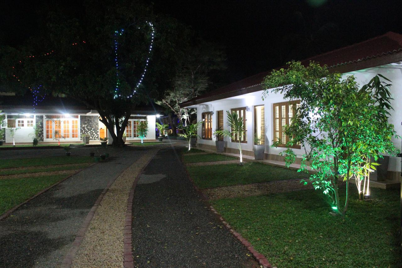 Nirmala Hotel And Restaurant Polonnaruwa Zewnętrze zdjęcie