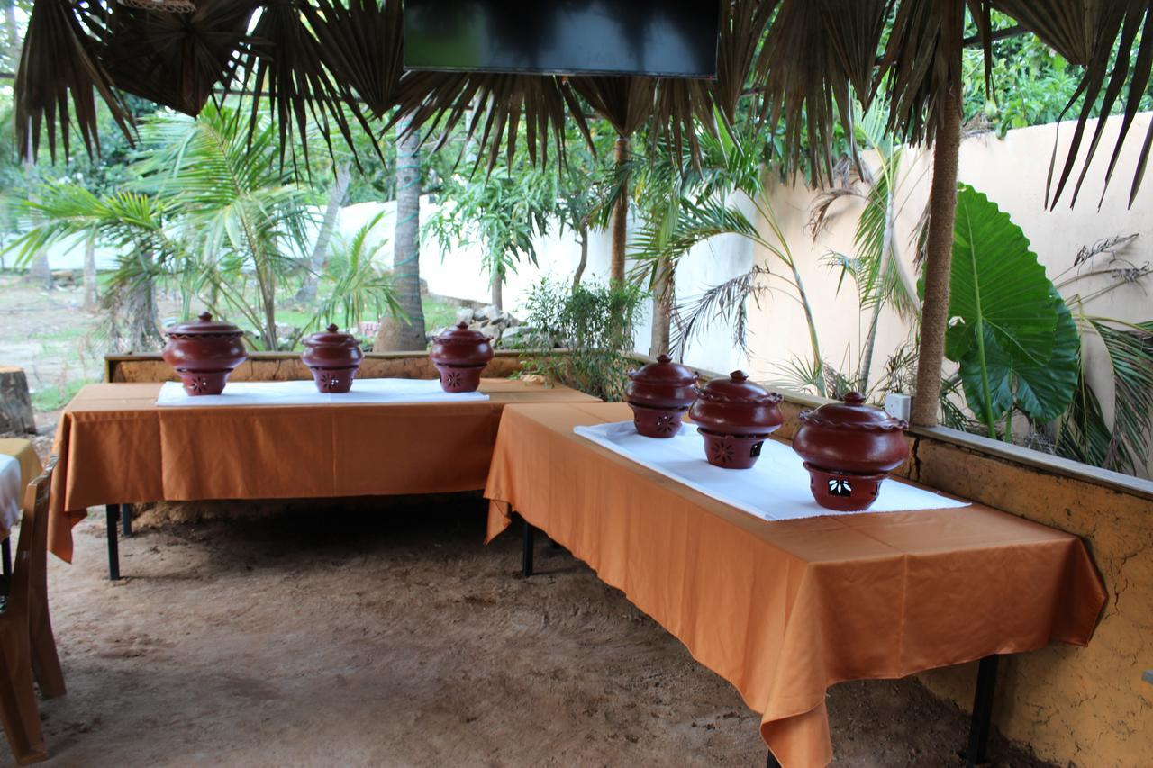 Nirmala Hotel And Restaurant Polonnaruwa Zewnętrze zdjęcie