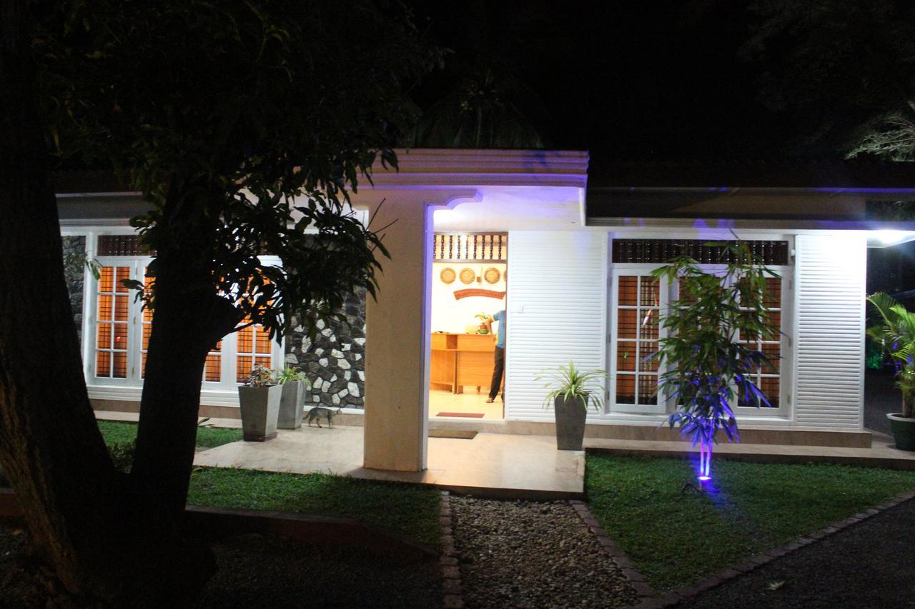 Nirmala Hotel And Restaurant Polonnaruwa Zewnętrze zdjęcie